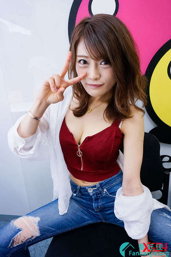 染指职棒圈！七海ひな自爆和300个球员上床！